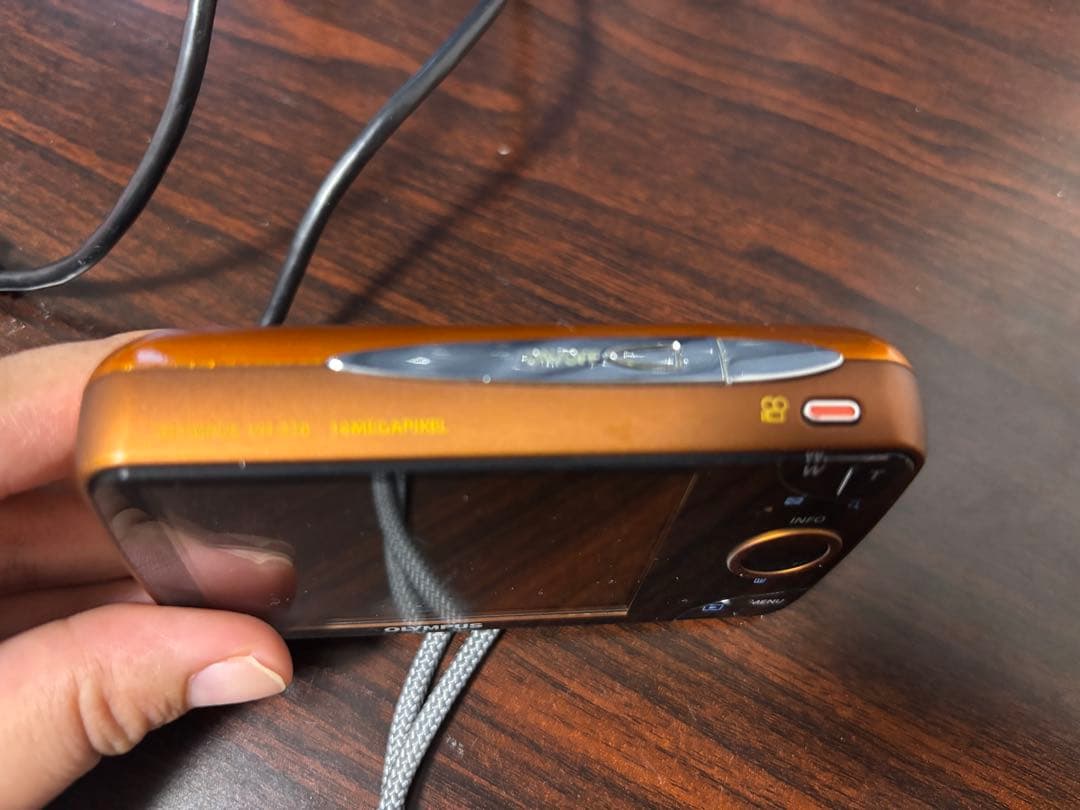 OLYMPUS コンパクトデジタルカメラ オレンジ