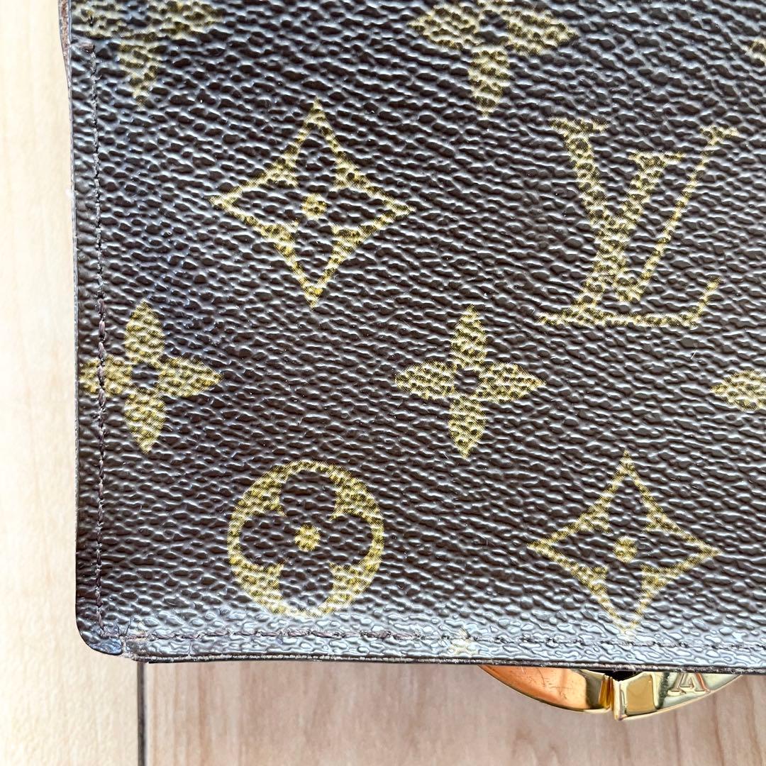ルイヴィトン　モノグラム　がま口二つ折り　財布