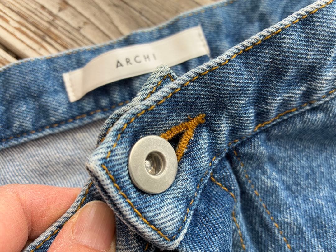 a ARCHI ハイウエスト ブルーデニム