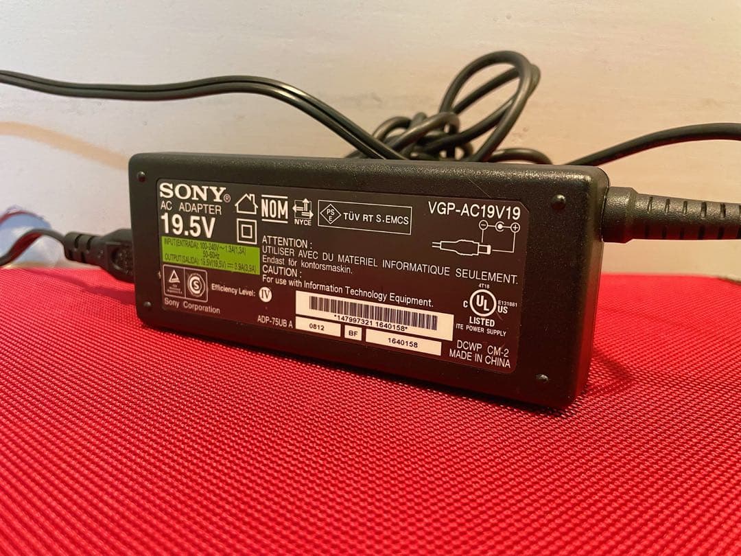 【動作確認済/ケース付】SONY ノートパソコンVAIO VGN-CR62B/R