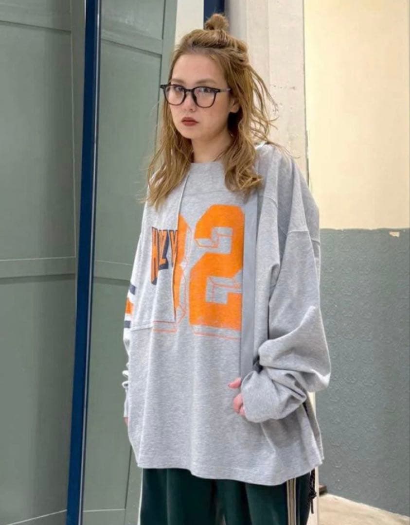 ニコアンド ［HAZY CLUB］てぃらCLUBリメイクTシャツ　グレー