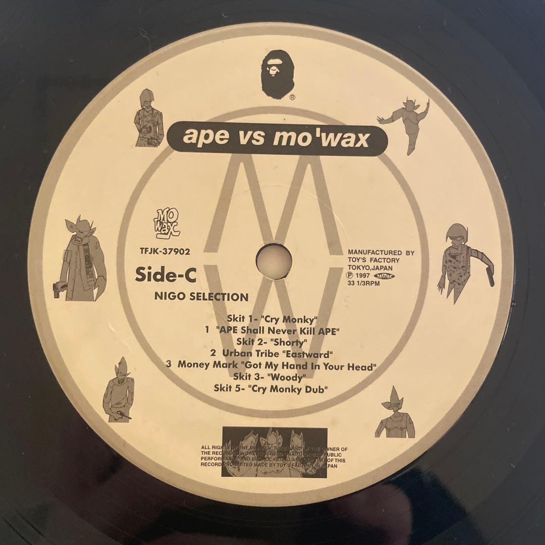 邦楽 A BATHING APE james vs nigo ape vs mowax