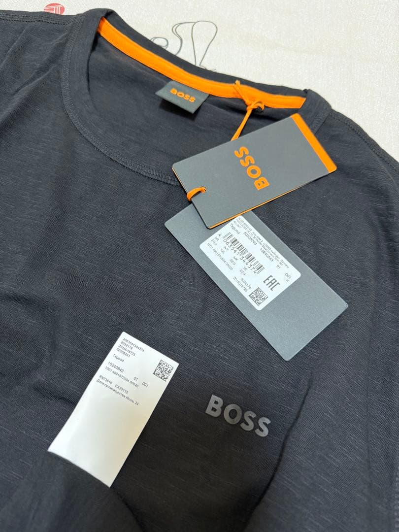 HUGO BOSS 新品未使用　メンズ　tシャツ XXL