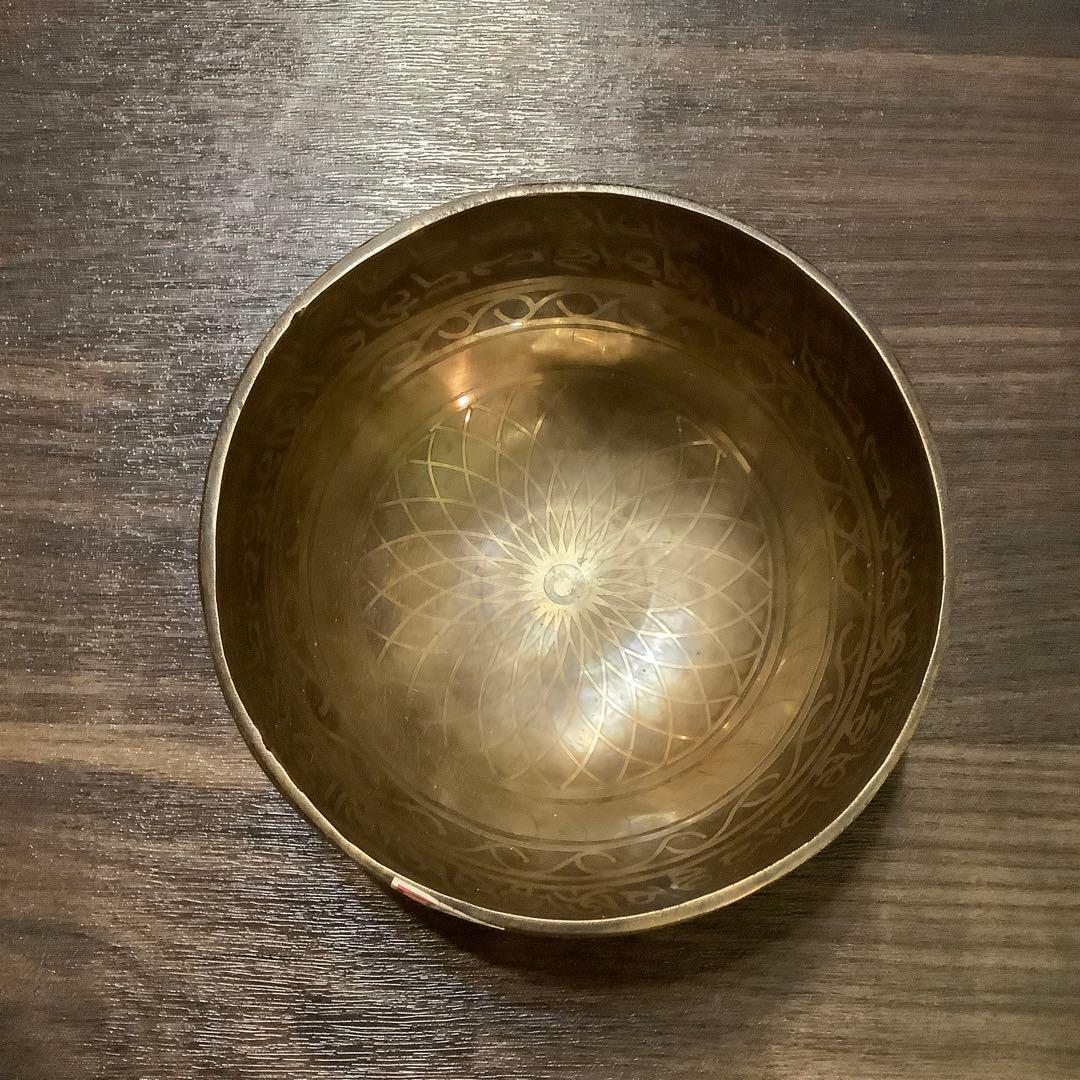 Hiro　no46 チベット産 シンギングボウル　新品　16.3cm 花