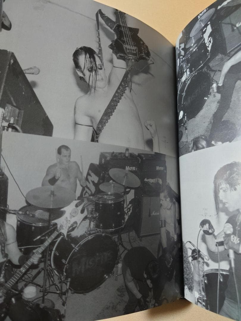 洋書 LEGENDS OF PUNK: Photos from the Vault