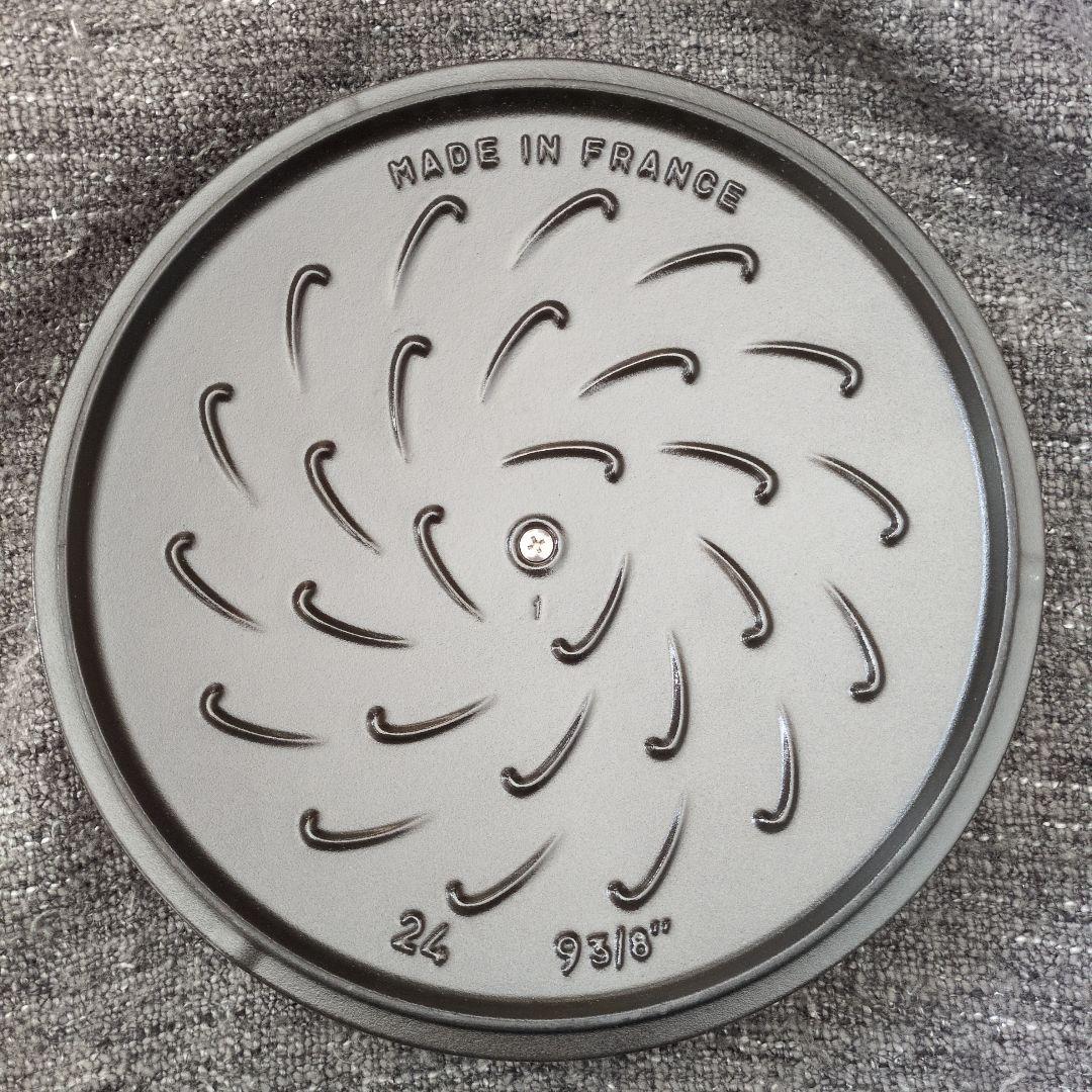 ストウブ リリー シグネチャー ココット グレー 新品 アウトレット購入