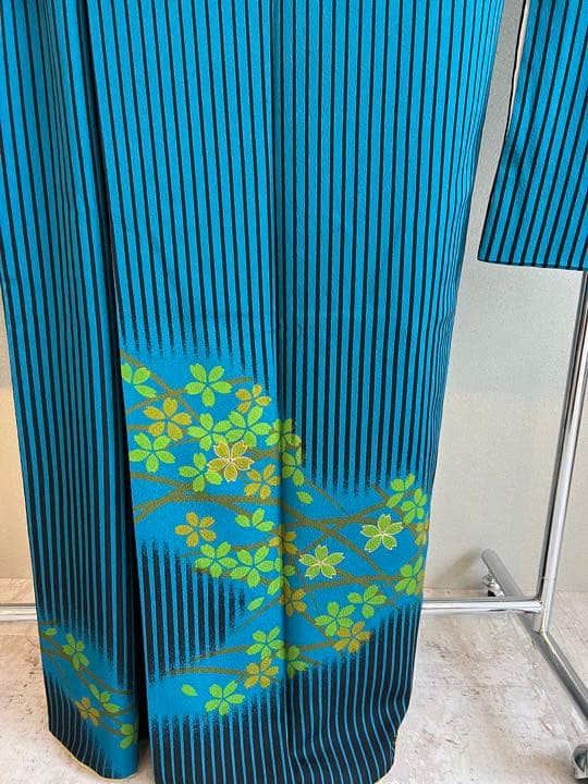 コシノジュンコ　正絹　ブルー振袖フルセット　花柄　ボーダ－ 正絹