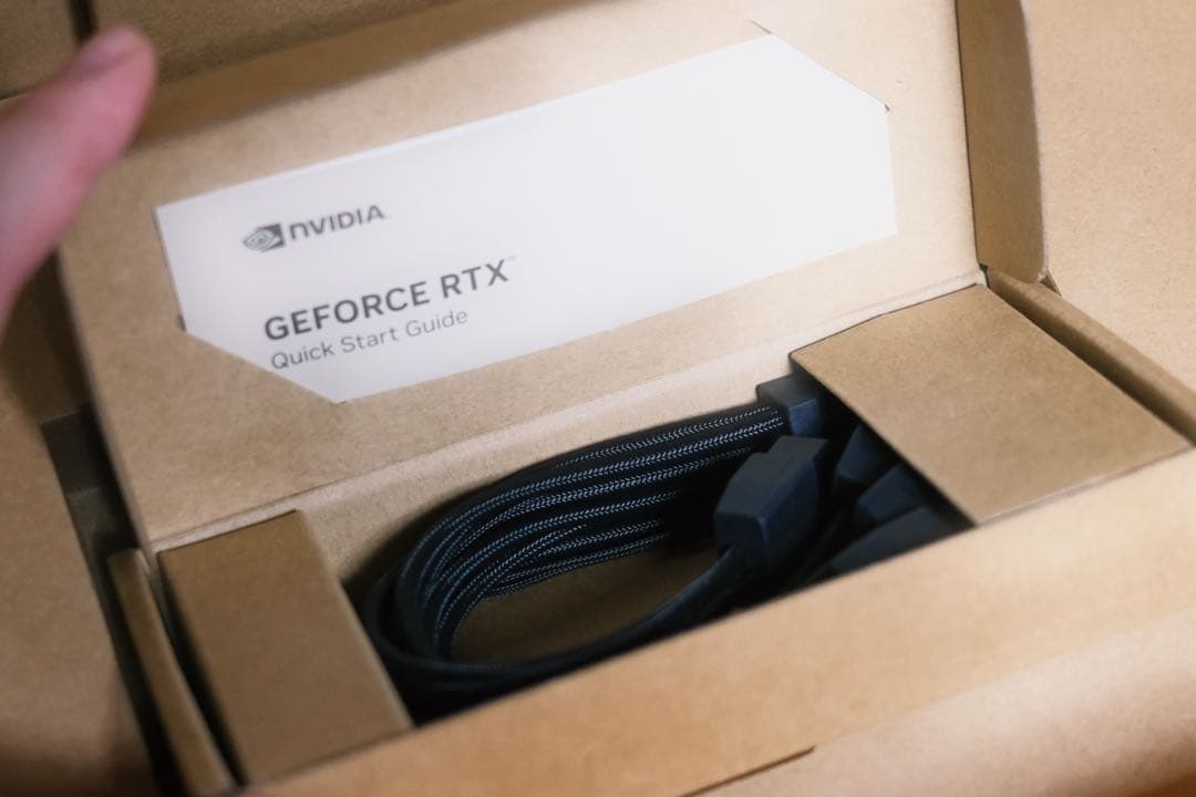 【新品】Nvidia RTX5090 Founders Edition【箱付き】