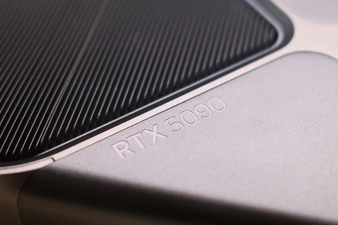 【新品】Nvidia RTX5090 Founders Edition【箱付き】