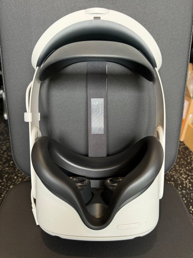 その他  Quest 2 128GB VR + Elite Strap Case