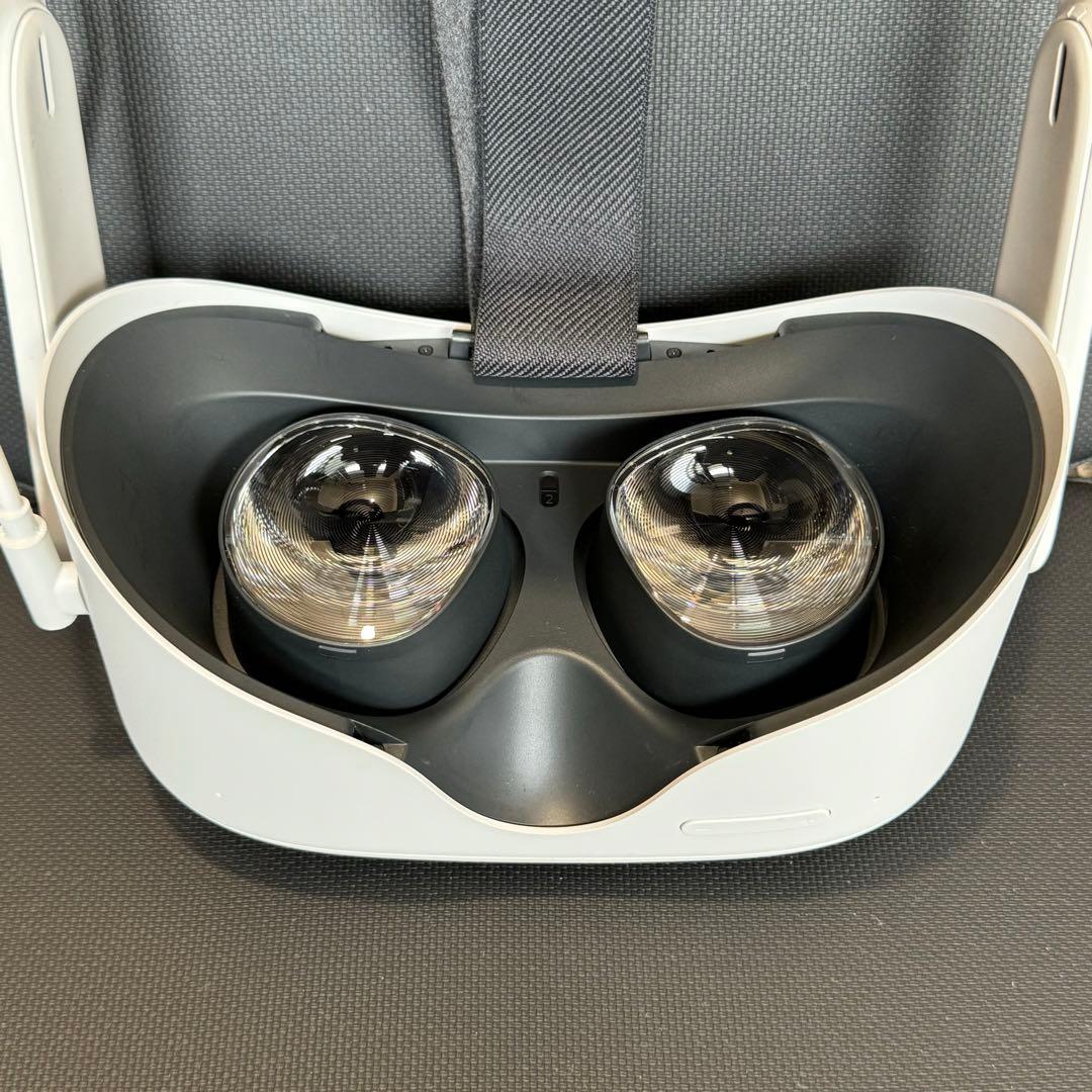その他  Quest 2 128GB VR + Elite Strap Case