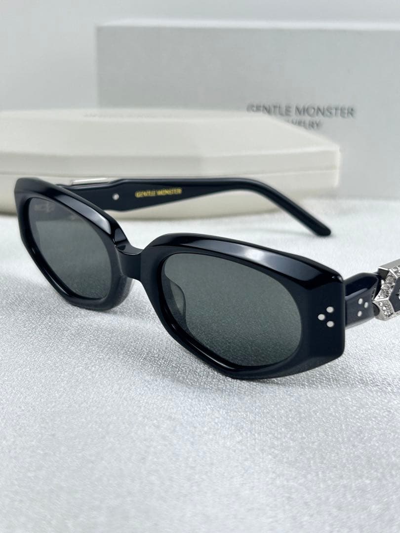 小物 GENTLE MONSTER Ruvy Van-01