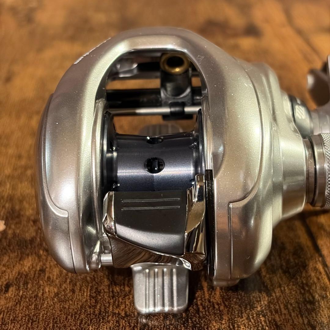 【美品】シマノ　メタニウムHG 7.4 MGL 右ハンドル