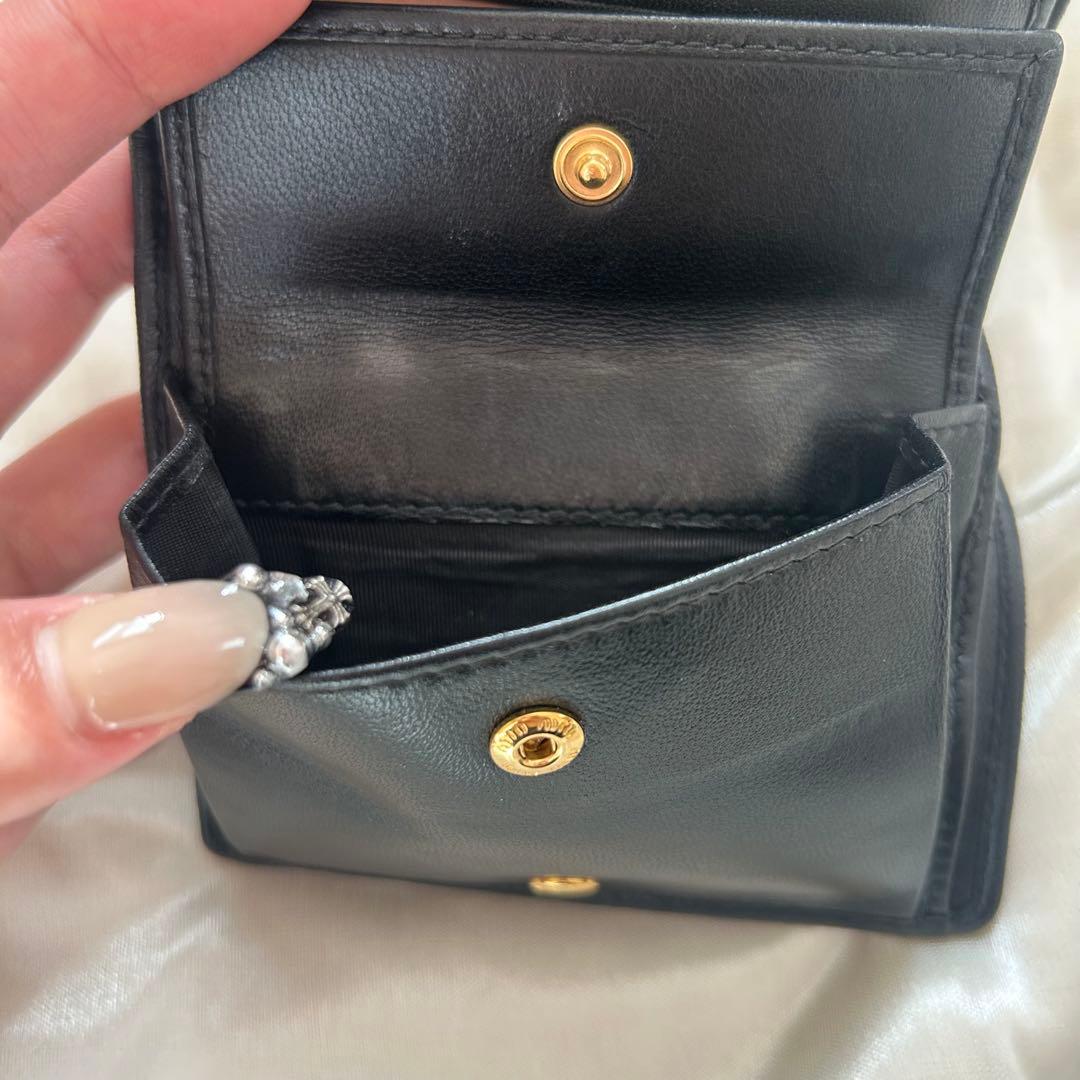 【超美品】MIU MIU マテラッセ　二つ折り配布　ブラック キルティング