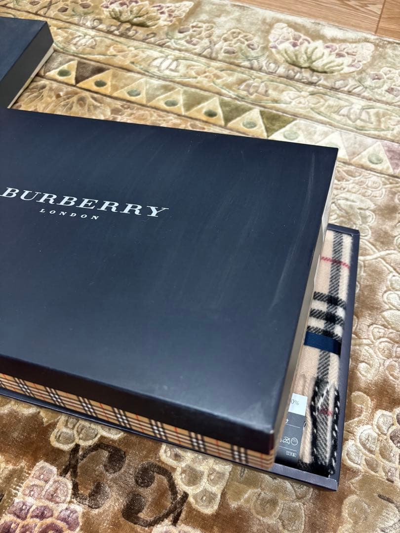 BURBERRY ウール100% チェック柄膝掛け65×120cm