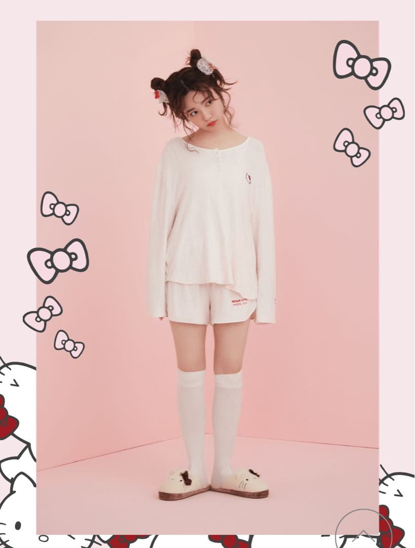 SNIDEL ×HELLO KITTY ヘンリーネックセットアップ