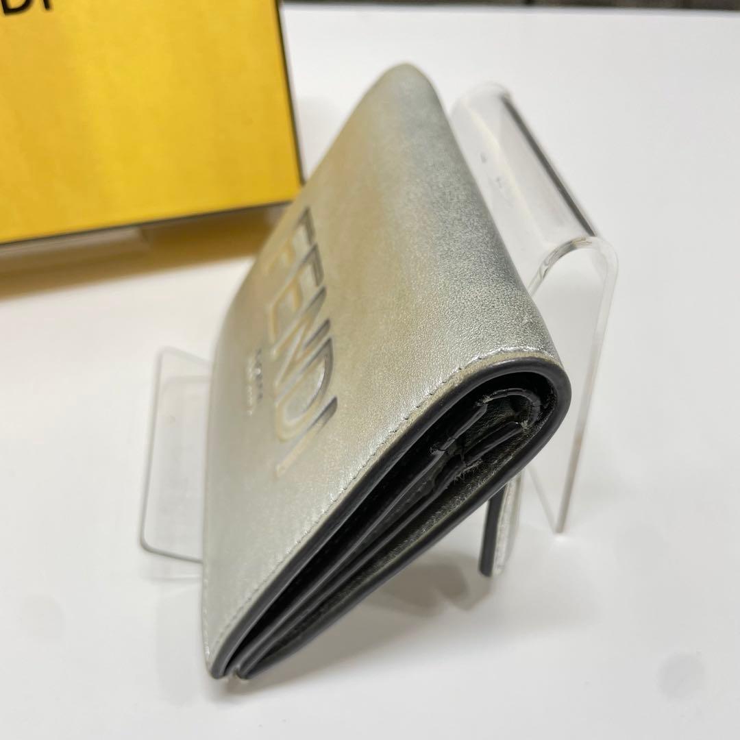 R*ず様 FENDI 8M4068 シルバー 二つ折り財布