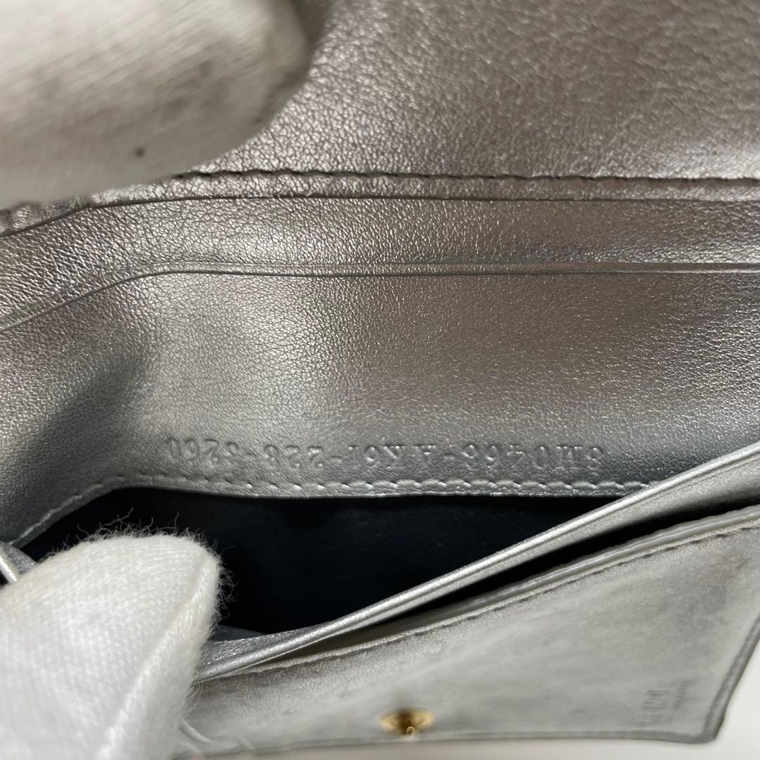 R*ず様 FENDI 8M4068 シルバー 二つ折り財布