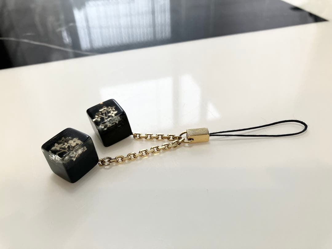 ルイヴィトン アクセソワール　テレフォンヌ　ストラップ　チャーム　ブラック