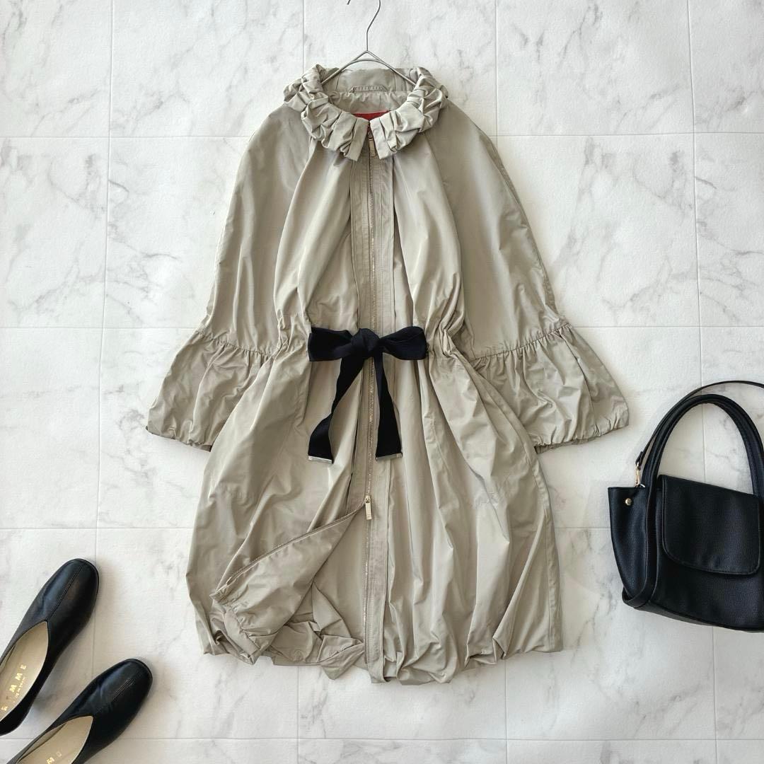 美品 CH CAROLINA HERRERA バルーンコート M相当 リボン