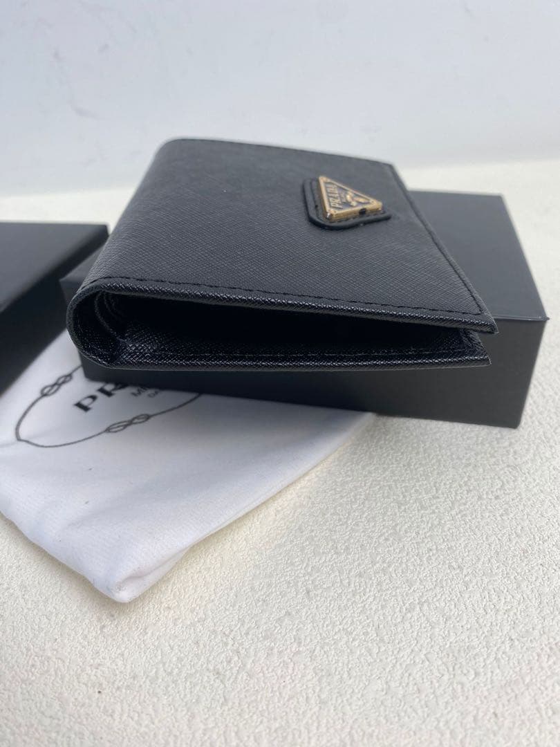⚠️Mobbu  購入禁止 PRADA ブラックレザー 二つ折り財布