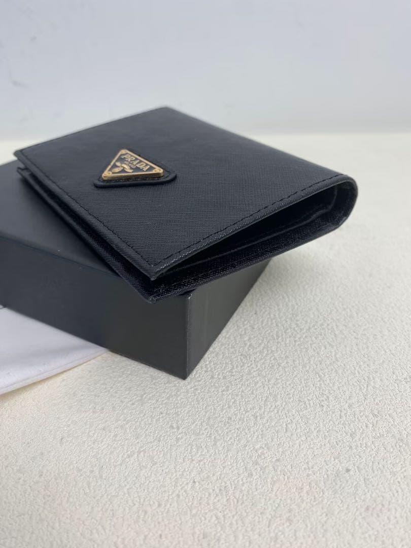⚠️Mobbu  購入禁止 PRADA ブラックレザー 二つ折り財布