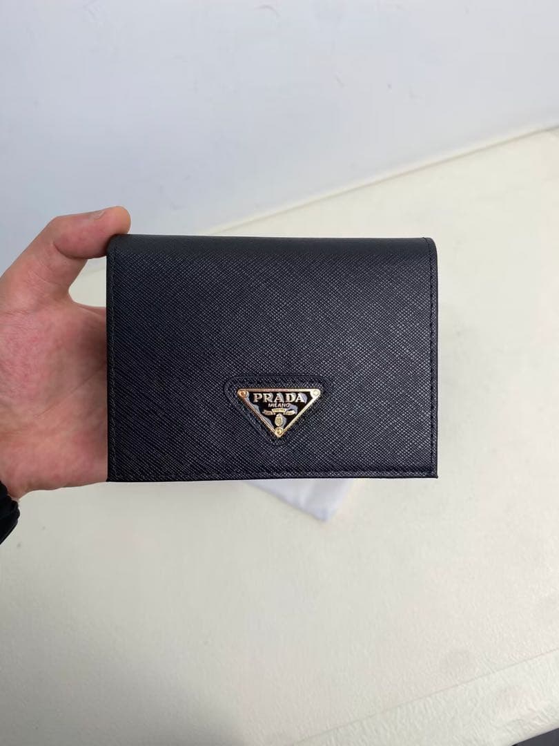 ⚠️Mobbu  購入禁止 PRADA ブラックレザー 二つ折り財布