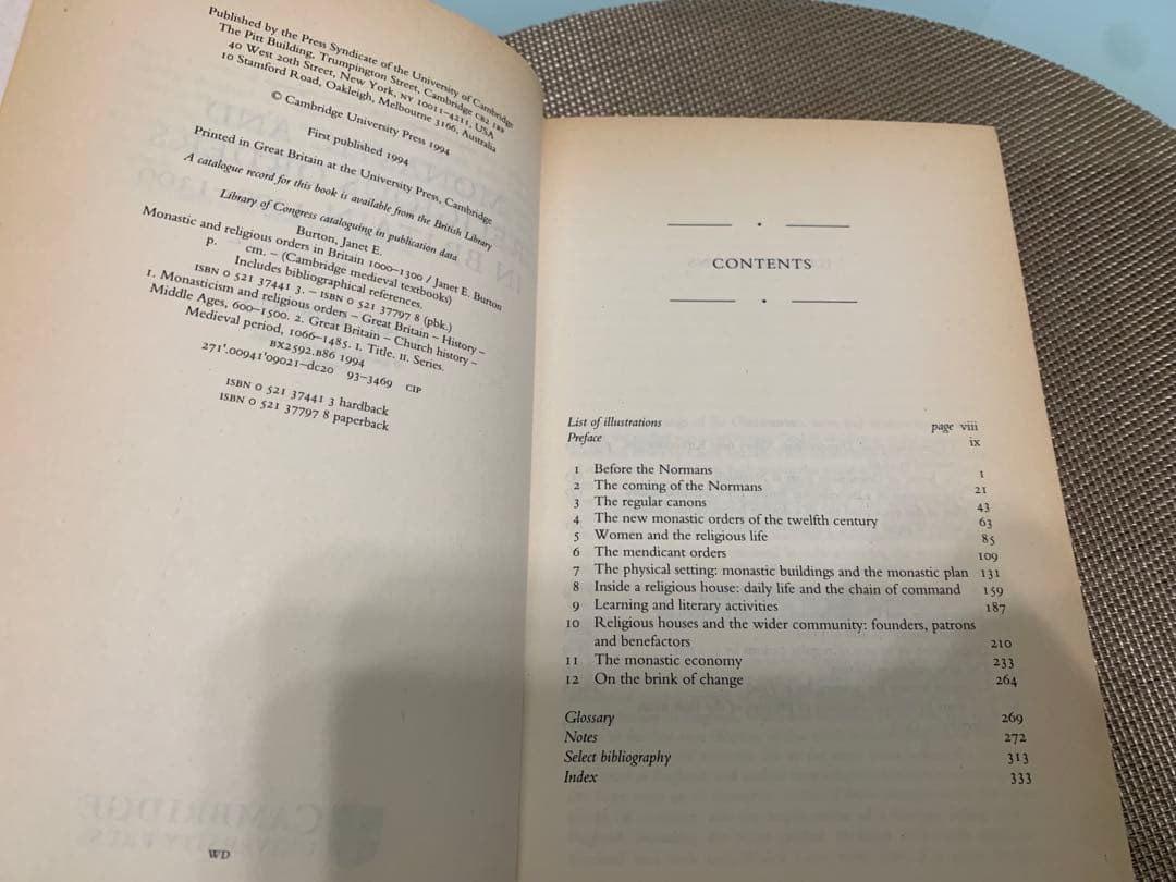 洋書 Monastic and Religious Orders in Britain