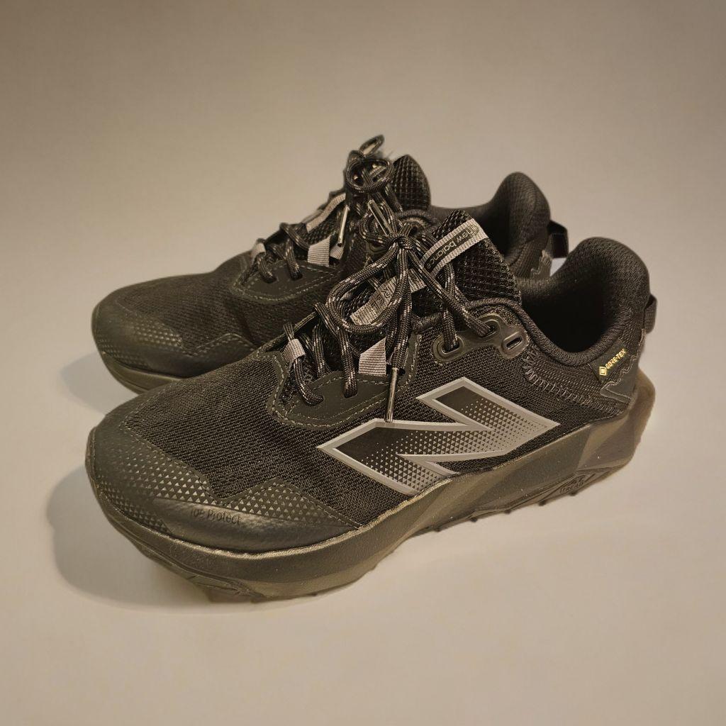 【極美品】New Balance GORE-TEX 23cm 防水スニーカー