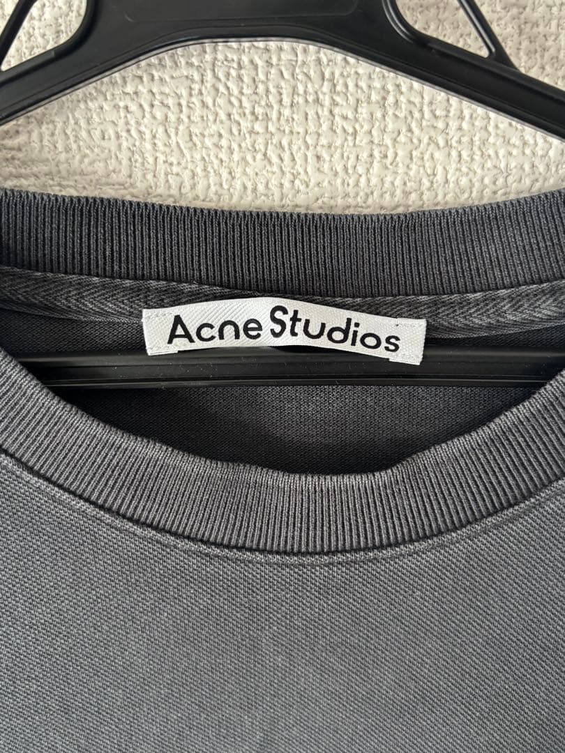 「TT！」Acne Studious ロゴTシャツ -