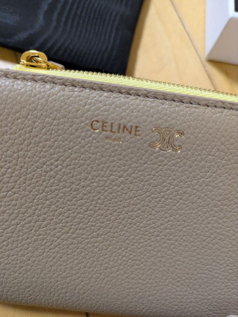 CELINE ベージュ 二つ折り財布 保存袋付き