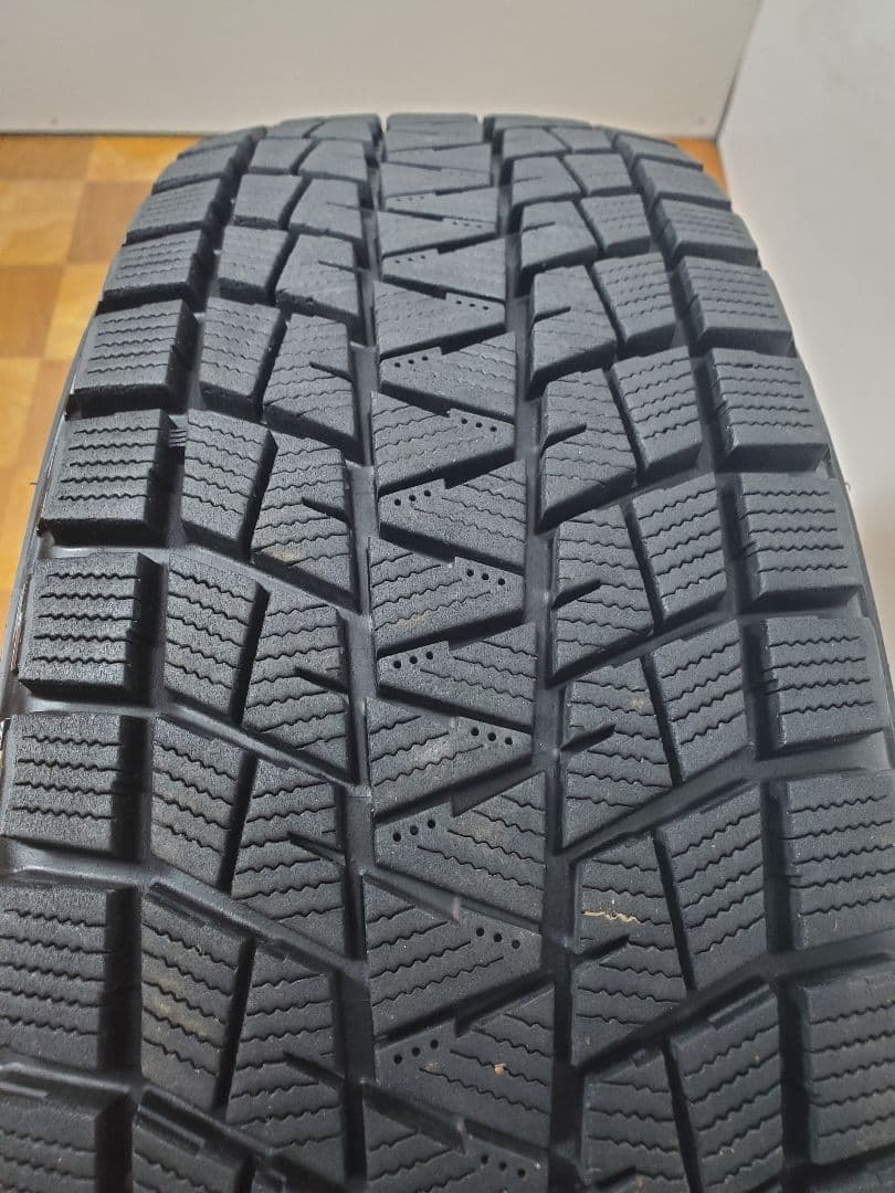 215/70R16 スタッドレス ブリヂストン DM-V1