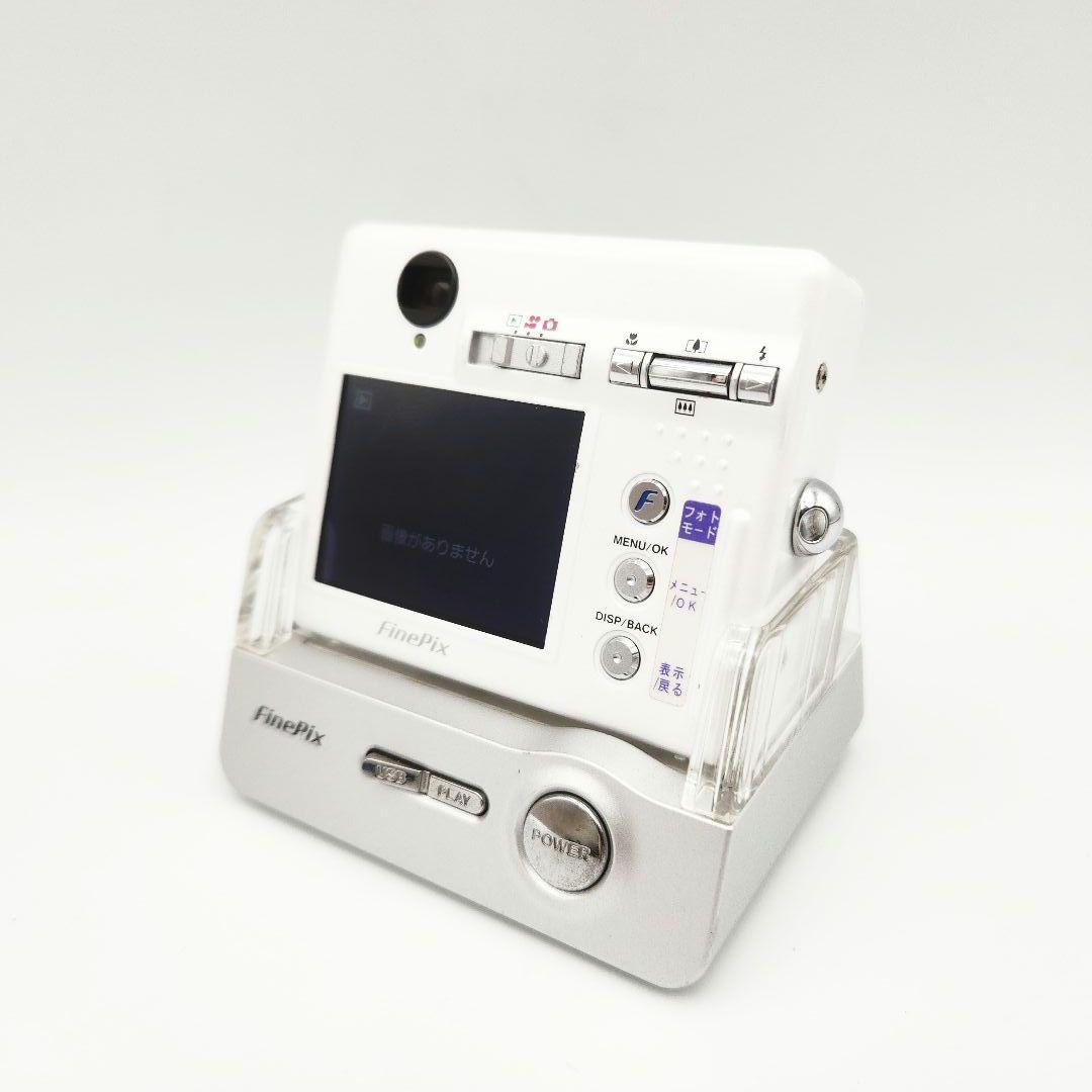 FUJIFILM FinePix F440 コンパクトデジタルカメラ ホワイト