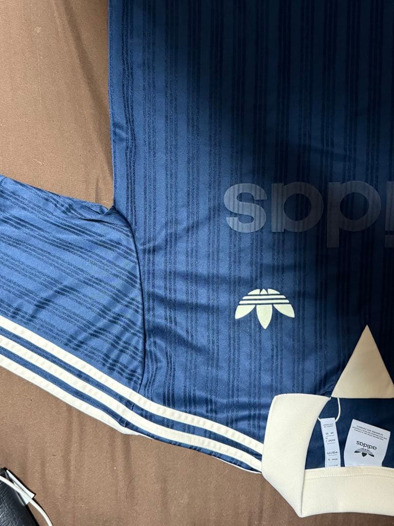 adidas ネイビー ストライプ ポロシャツ