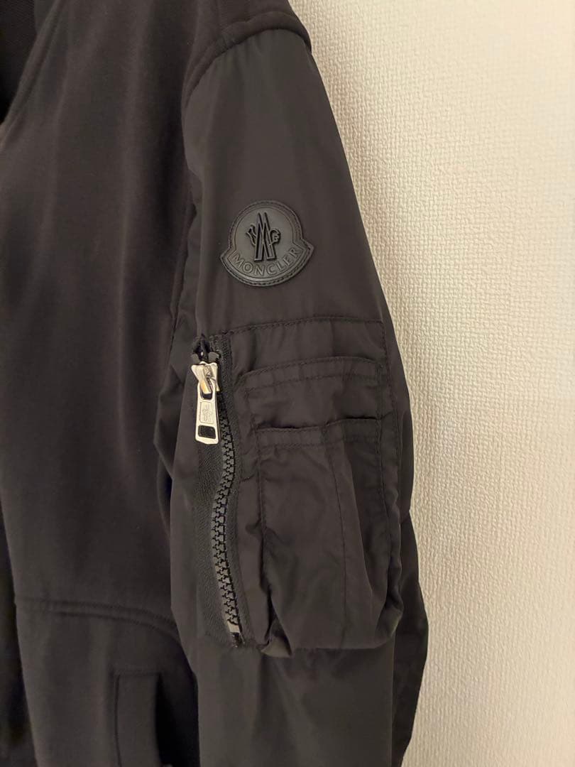 MONCLER ブラック MA-1ジャケット
