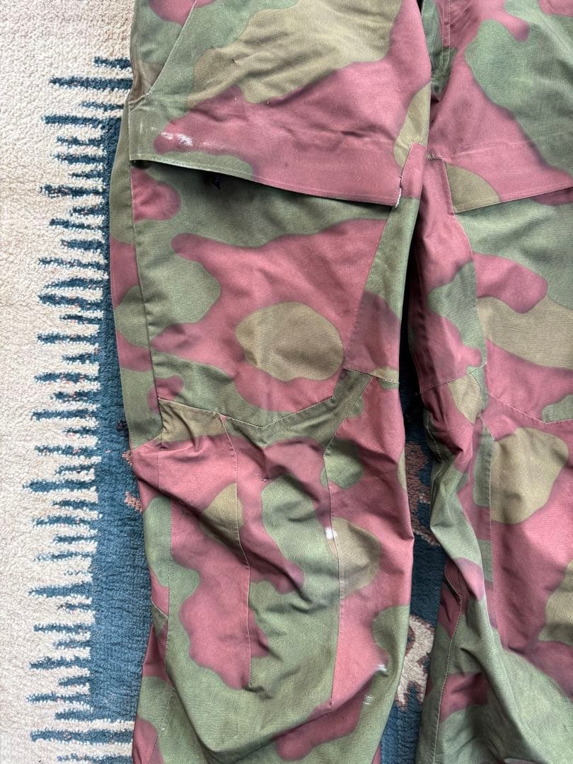 【BURTON ak】GORE-TEX スノーボードウェア Sサイズ 迷彩