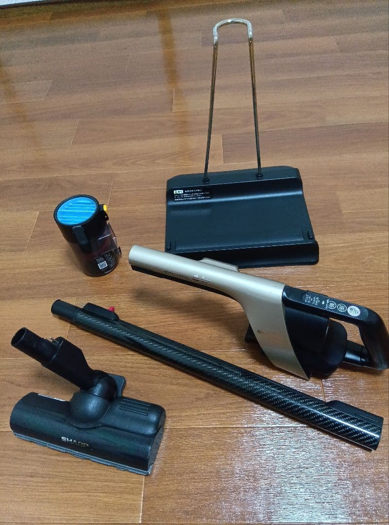 SHARPコードレス掃除機RACTIVEAir バッテリー2個付きでお得です!