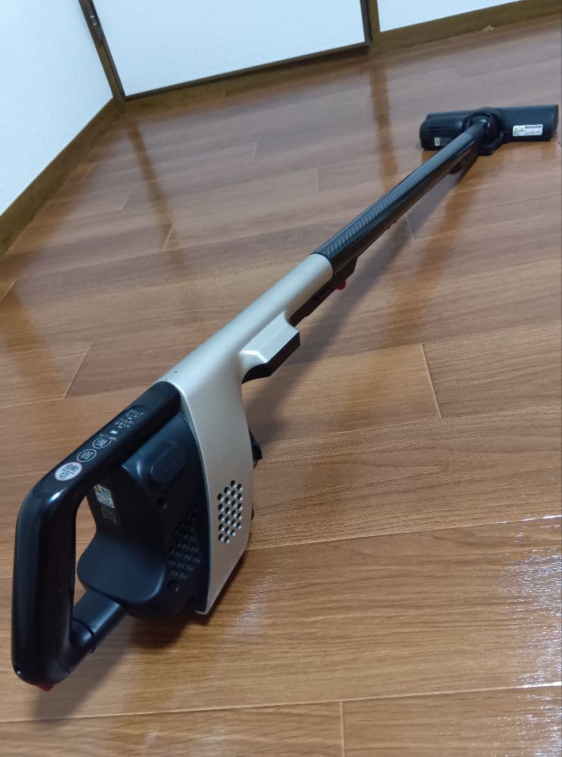 SHARPコードレス掃除機RACTIVEAir バッテリー2個付きでお得です!