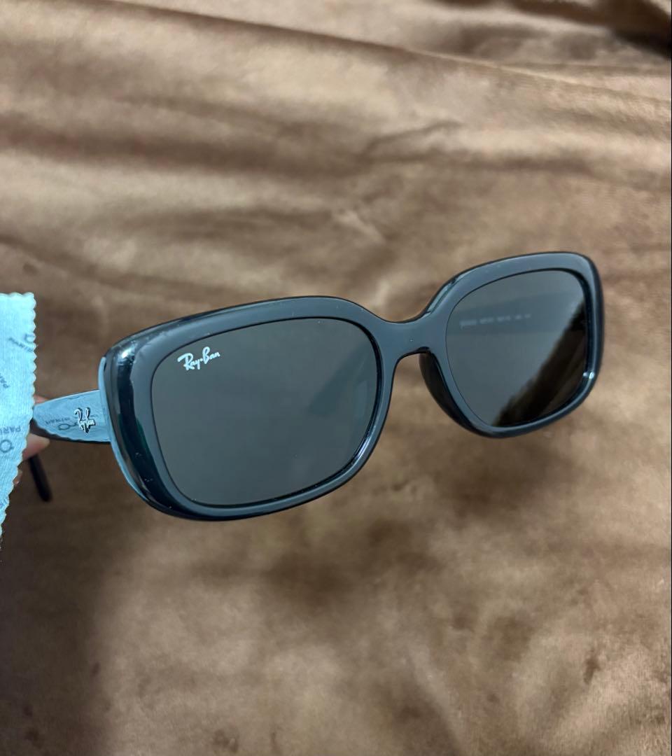 Ray-Ban サングラス　RB4421D ブラック ケース付き