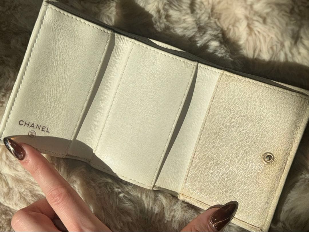【値下げ中】CHANEL 三つ折り財布 ホワイト キルティング