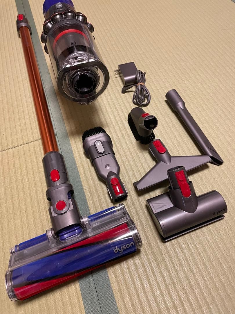 Dyson 掃除機　極美品　ダイソン　sv12 v10 動作品　フィルター新品