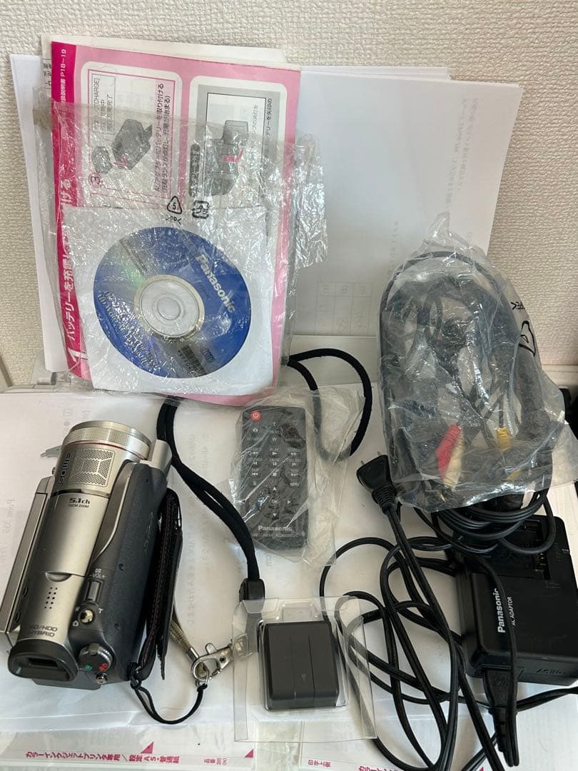 Panasonic HDC-HS300 フルHDビデオカメラ 三脚・ケース付