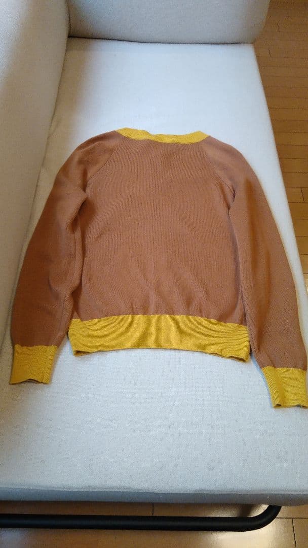 MARNIブラウン/イエロー ボタン付きカーディガン