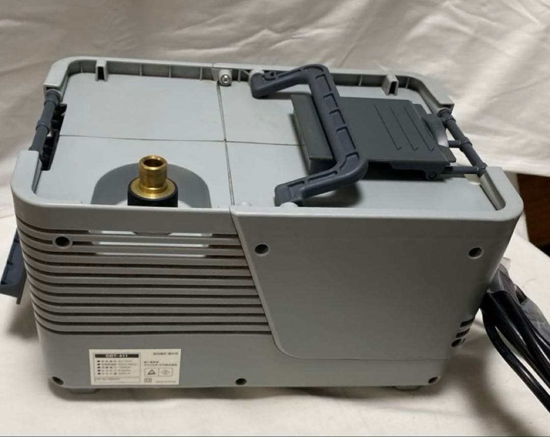 アイリスオーヤマ タンク式高圧洗浄機 SBT-411 中古動作品