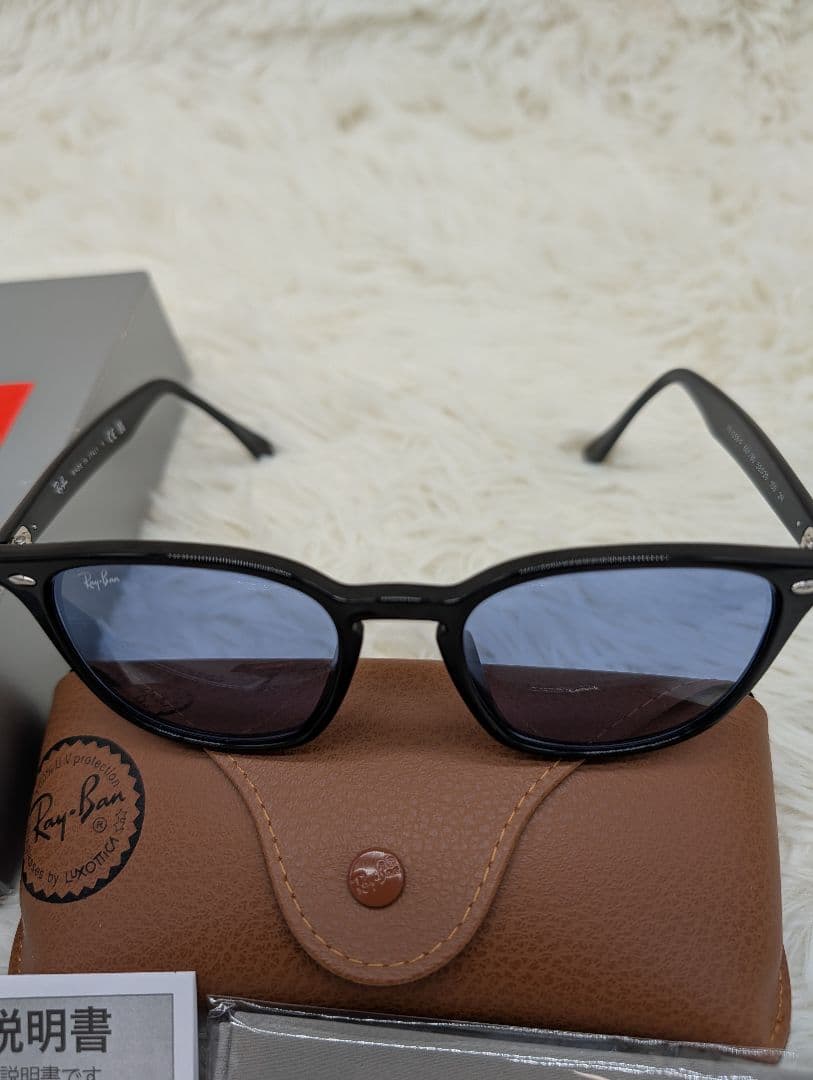 1212様Ray-Ban RB4258F ボストン型サングラス ブラック/ブルー