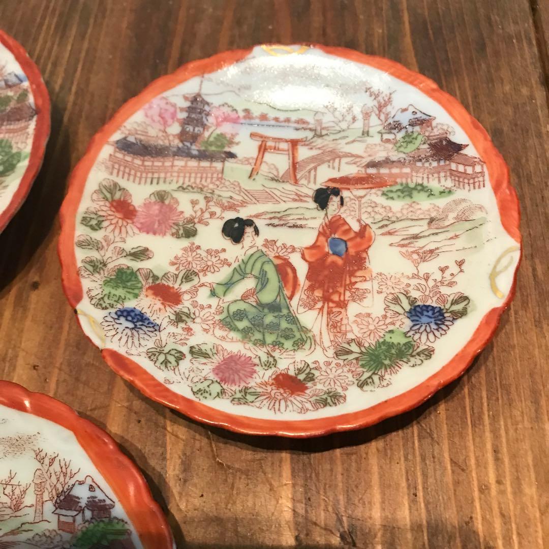 美品　陶芸　年代物　赤絵皿　菊花　銘々皿　丁寧に描かれた　華やかな皿　薄い作り