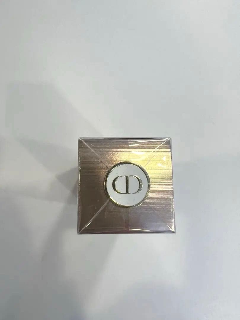 お値下げ‼️Dior プレステージ ホワイトル プロテクター UV　化粧下地