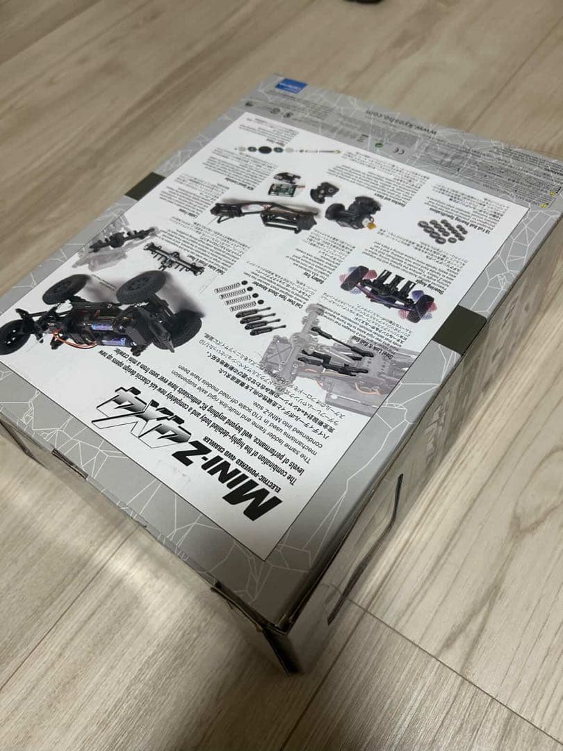ミニッツ 4×4 ランドクルーザー300 黒　LED電飾付