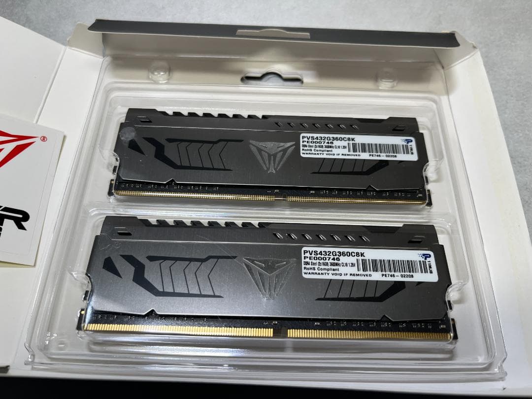 Viper Steel 32GB DDR4 メモリ（未使用）