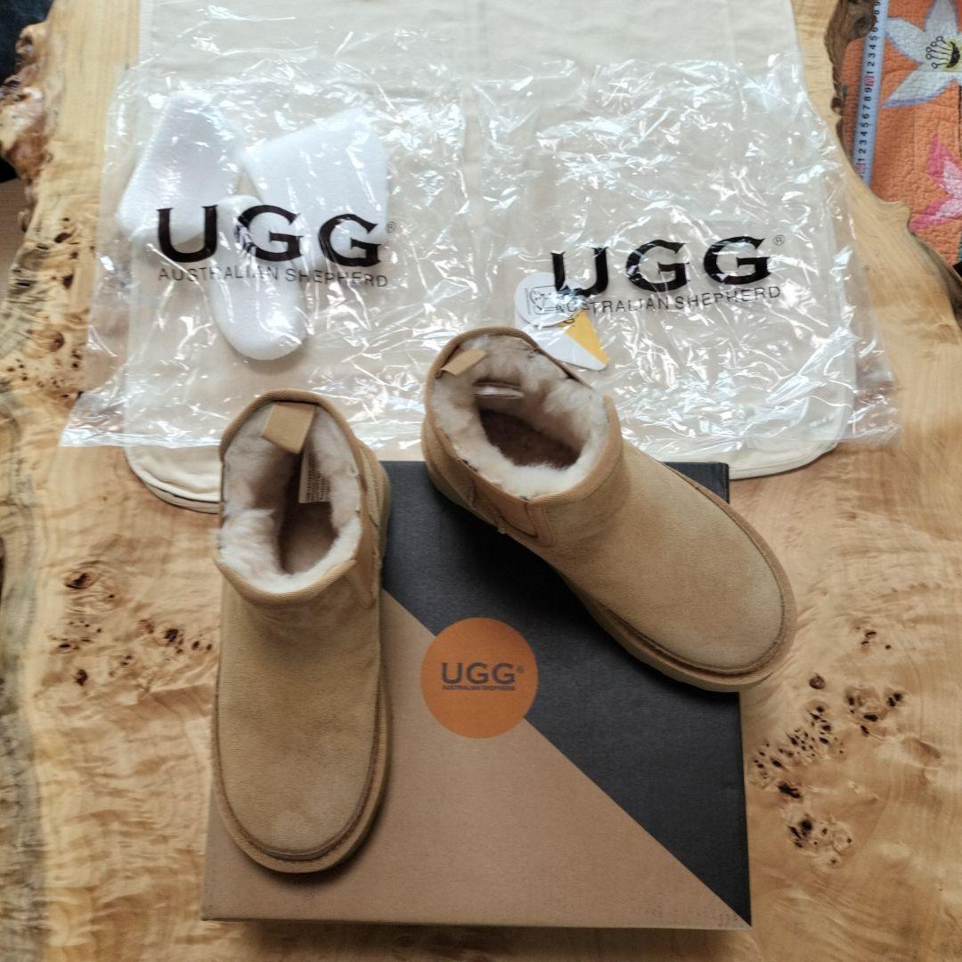 UGG 厚底ムートンブーツ ベージュ